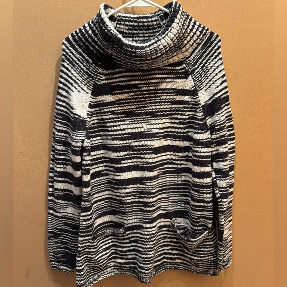 Lucky Brand cowl neck pullover sweater with front pockets Size XL